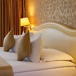 Otel Grand & Tiran