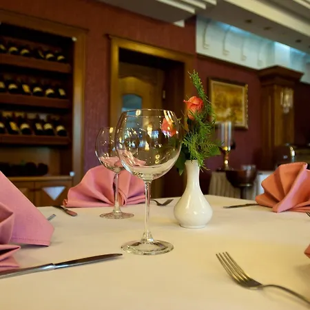 Hotell Grand &