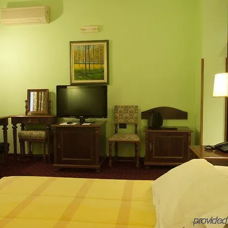 Grand & 4* Tirana
