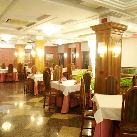 Hotell Grand & 4*