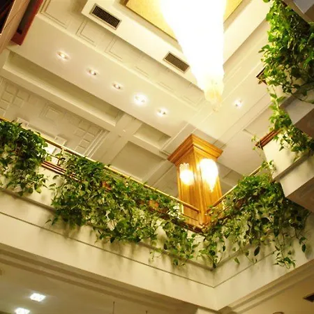 Hotell Grand & 4*