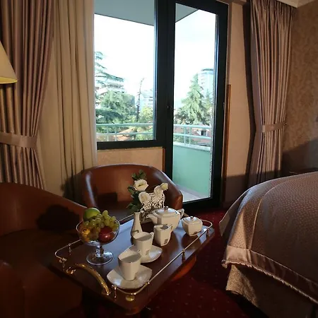 Hotell Grand &