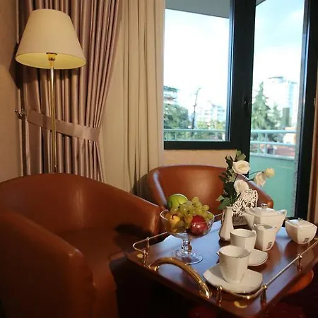 Hotell Grand & 4*