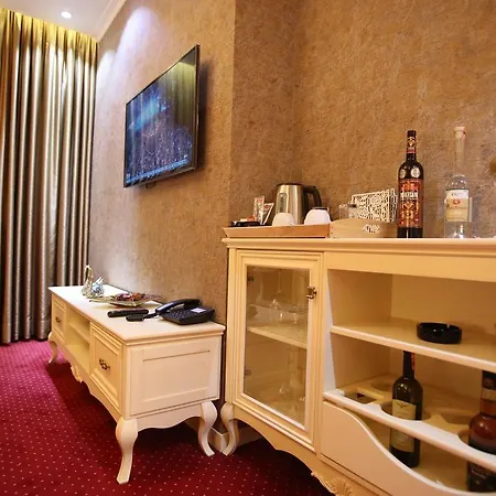 Hotell Grand & 4*