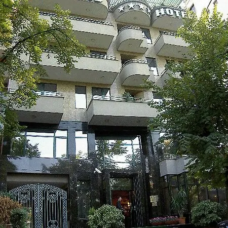 Grand &