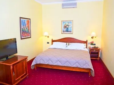 Grand & 4* Tirana