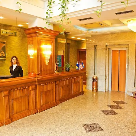 Grand & 4* Tirana