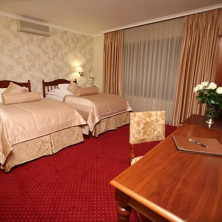 Grand & Hotell