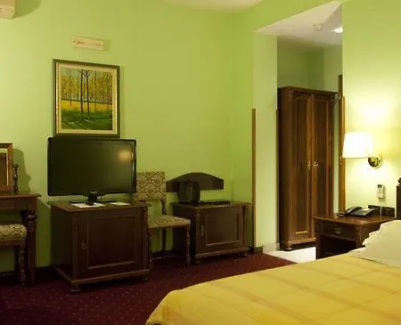 Grand & Hotell 4*