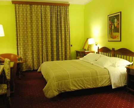 Hotell Grand & Tirana