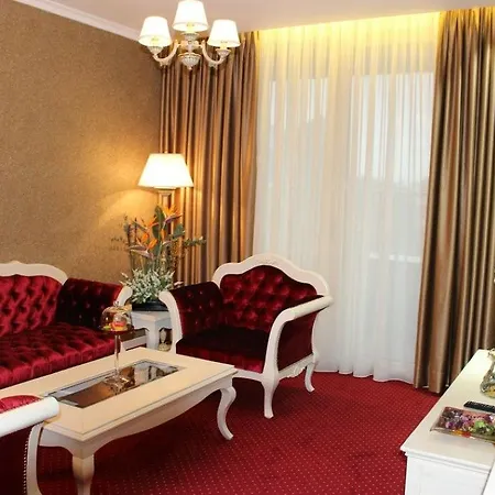 Grand & 4* Tirana