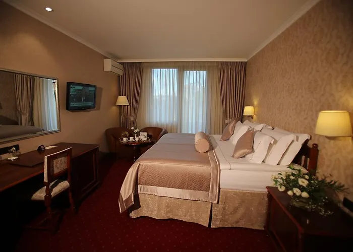 Szálloda Grand & 4*