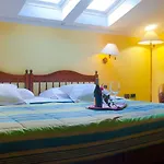 Hotel Grand &