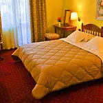 Grand & 4* Tirana