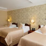 Hotel Grand &