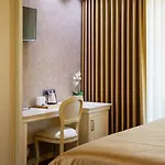 Hotel Grand &