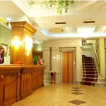 Hotel Grand &