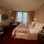 Hotel Grand & 4*