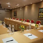 Hotel Grand &