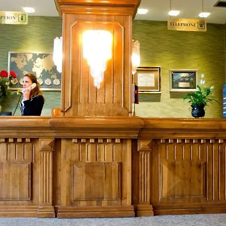 Grand & Тирана