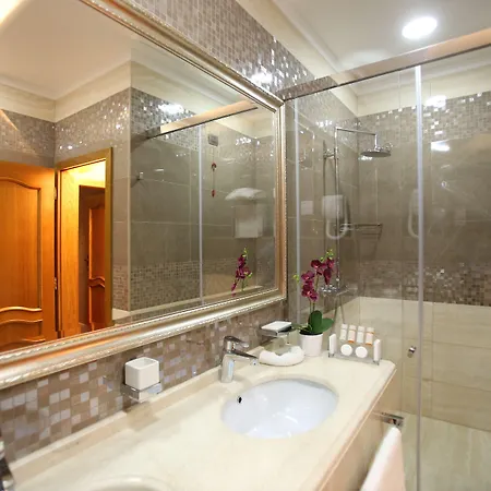 Otel Grand &