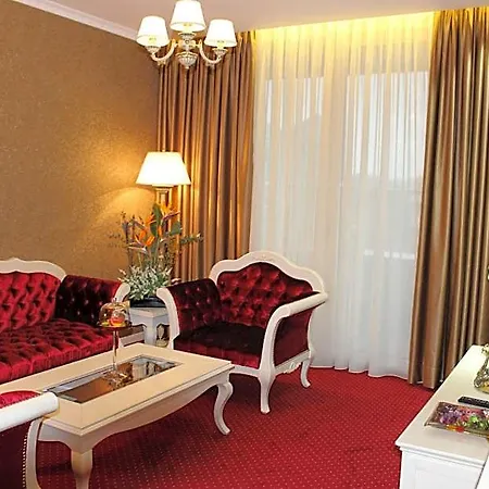 Hotel Grand & 4*