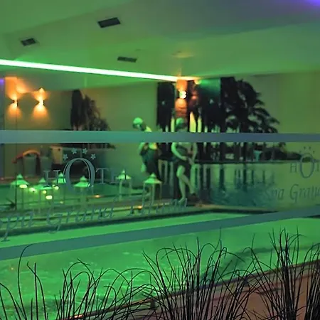 Grand & 4* Tiran