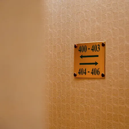 Hotel Grand &