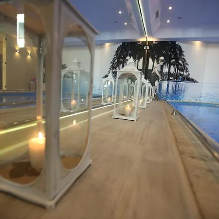 Grand & Тирана