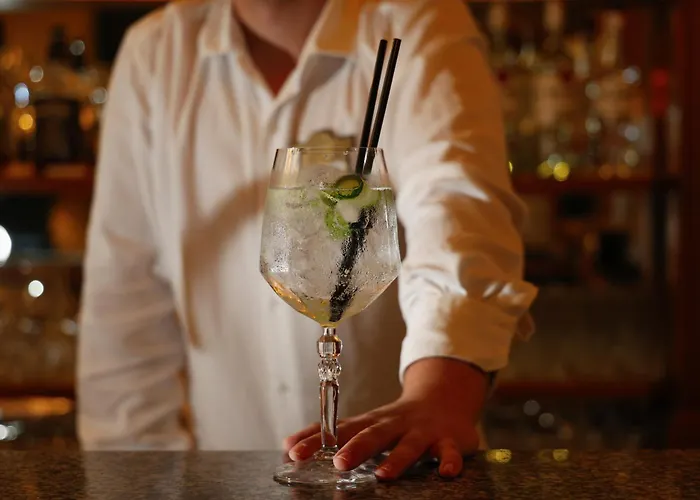 Hotell Grand & Tirana