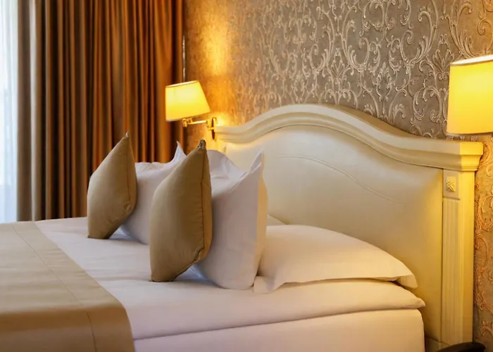 Hotell Grand & Tirana