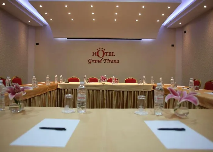 Hotell Grand & Tirana